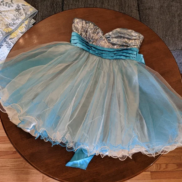 Blue Heart 🩵 💙 Sequin strapless dress super princess vibes whimsical fairy 🧚 - Picture 4 of 11